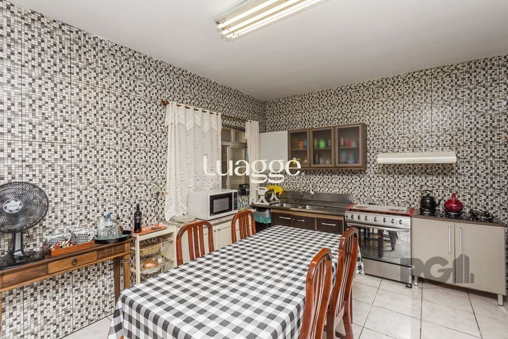Casa à venda com 3 quartos, 211m² - Foto 18