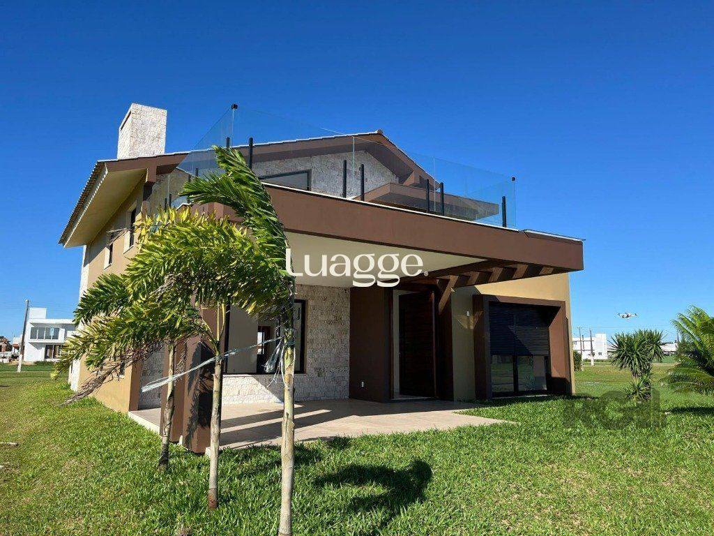 Casa de Condomínio à venda com 3 quartos, 229m² - Foto 1