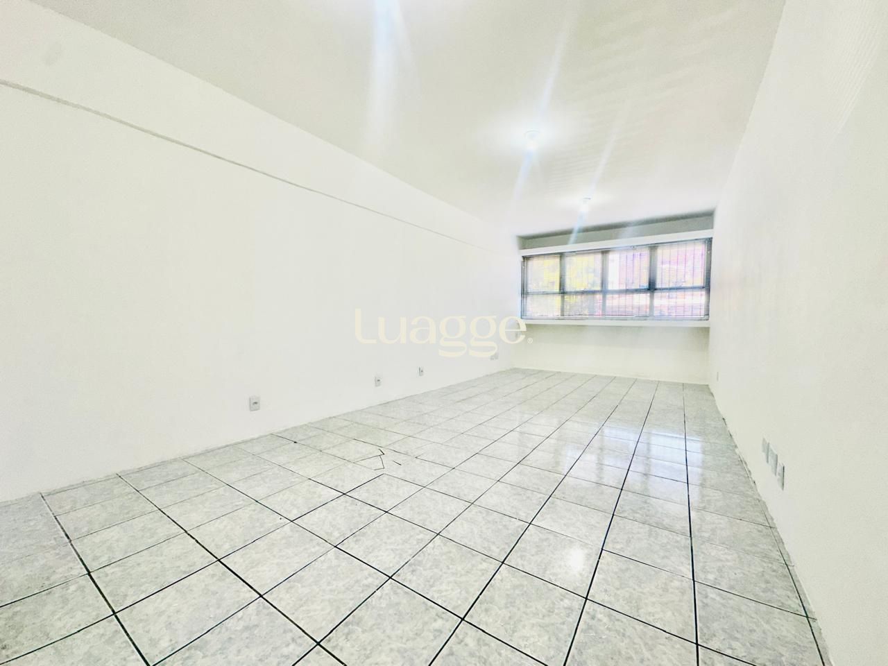 Conjunto Comercial-Sala à venda com 1 quarto, 35m² - Foto 3