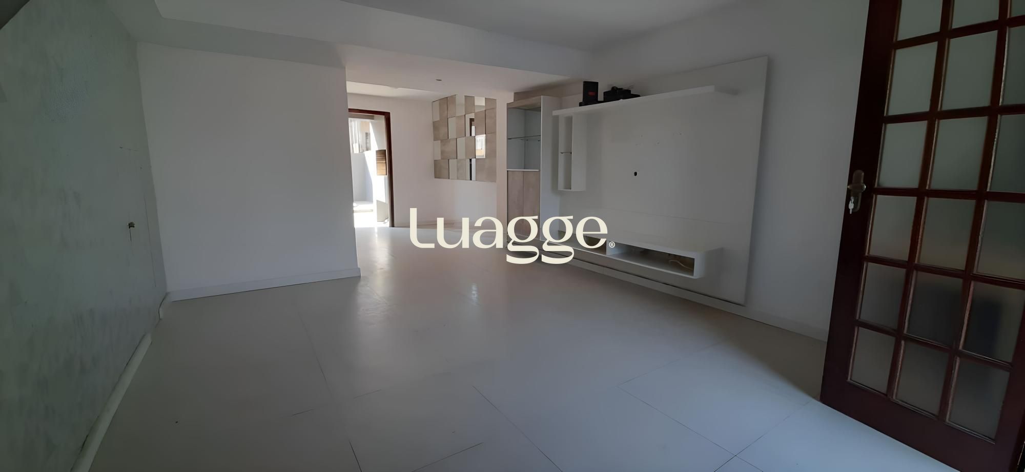 Casa à venda com 3 quartos, 106m² - Foto 2