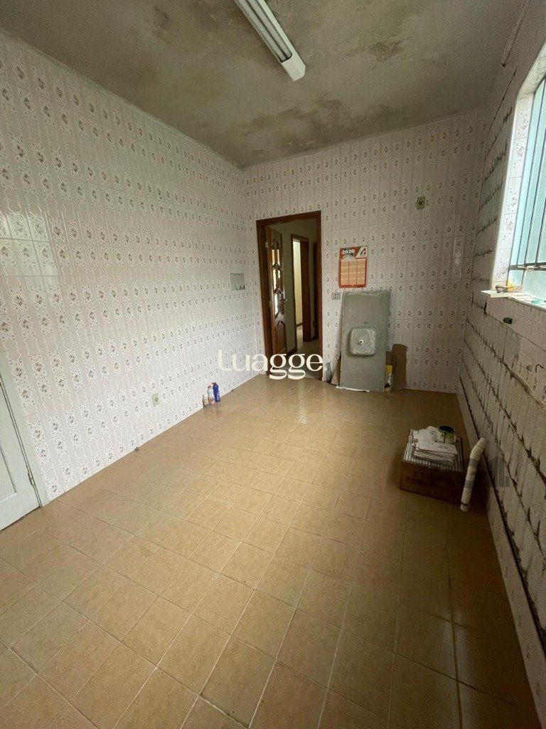 Casa à venda com 3 quartos, 330m² - Foto 10