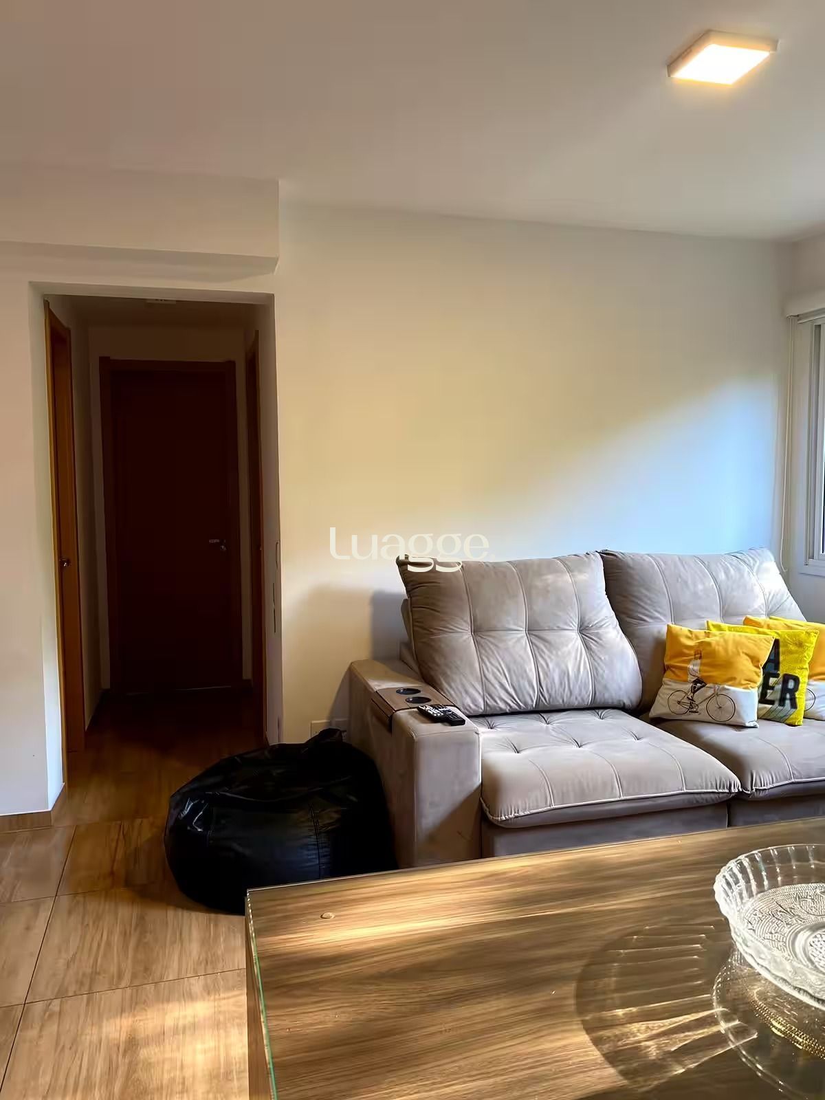 Apartamento à venda com 2 quartos, 80m² - Foto 2