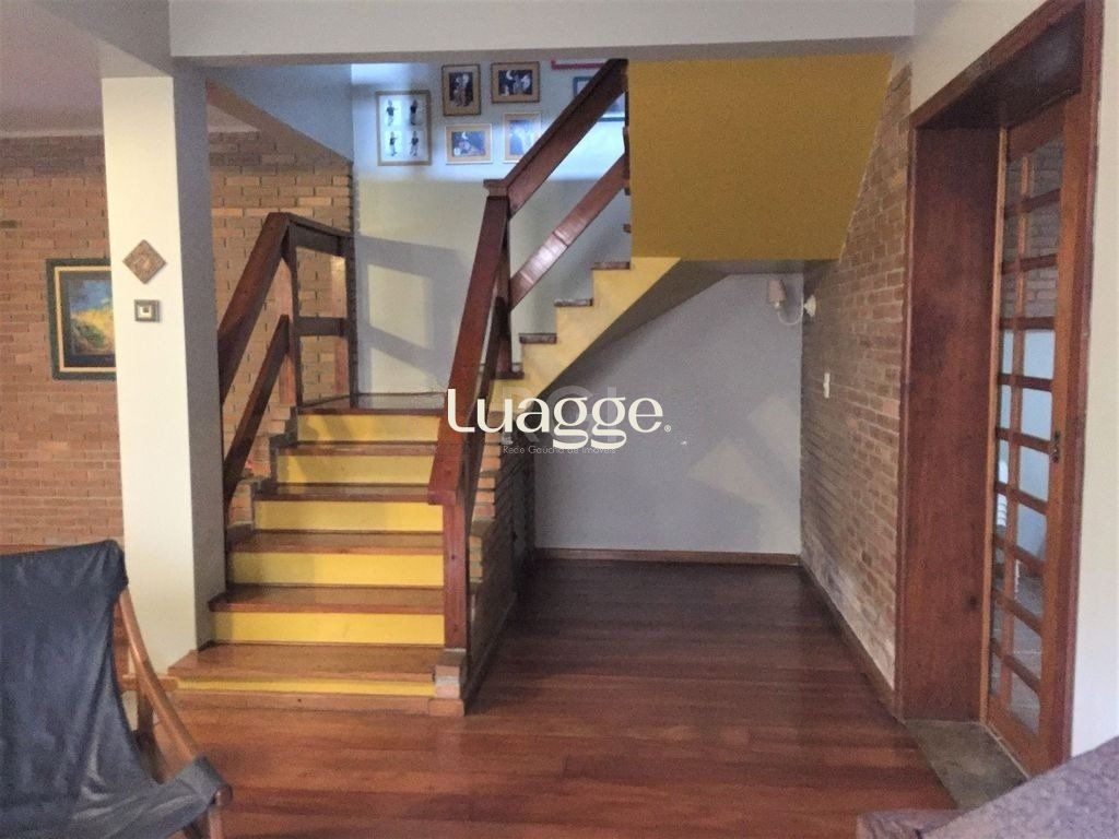 Casa à venda com 3 quartos, 271m² - Foto 8