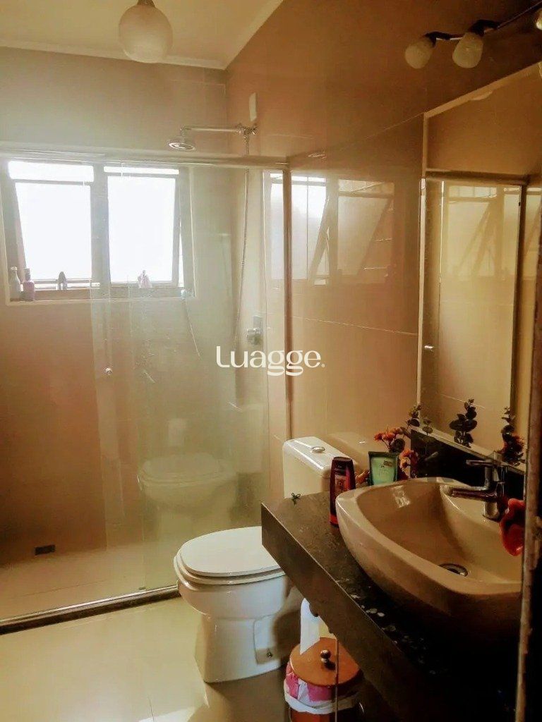 Casa à venda com 3 quartos, 339m² - Foto 8