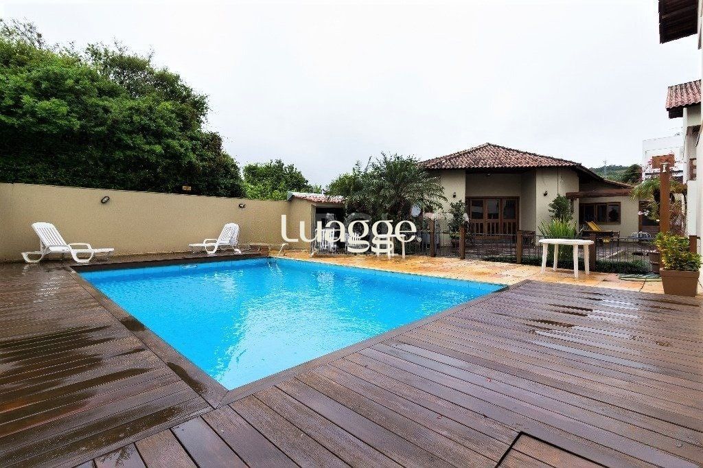 Casa à venda com 3 quartos, 226m² - Foto 27