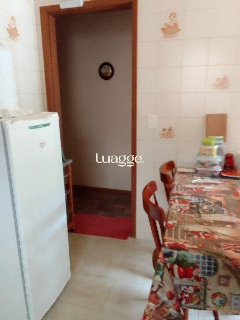Casa à venda com 4 quartos, 242m² - Foto 13