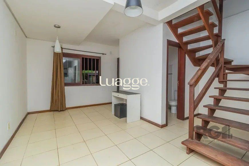 Casa à venda com 3 quartos, 109m² - Foto 1