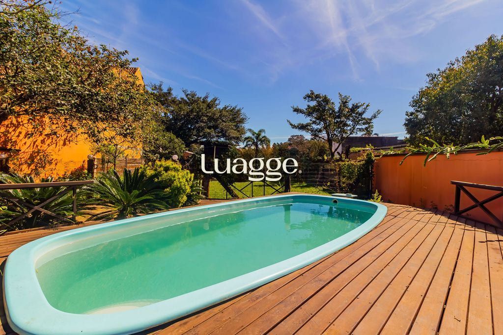 Casa à venda com 3 quartos, 292m² - Foto 1