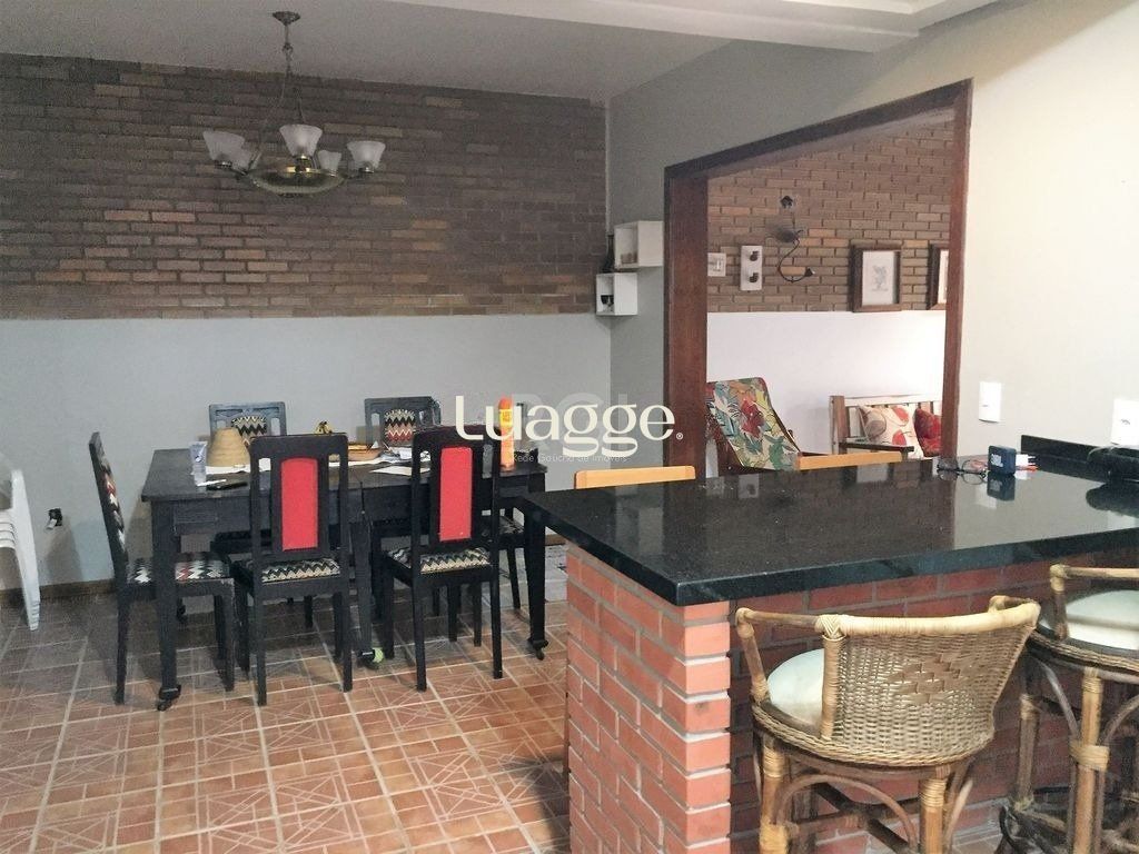 Casa à venda com 3 quartos, 271m² - Foto 18