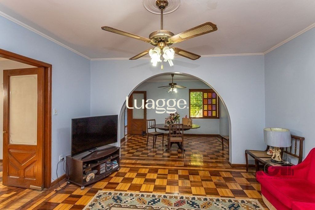 Casa à venda com 4 quartos, 218m² - Foto 4