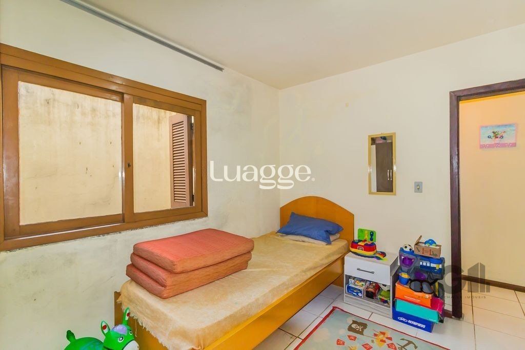 Casa à venda com 5 quartos, 241m² - Foto 13