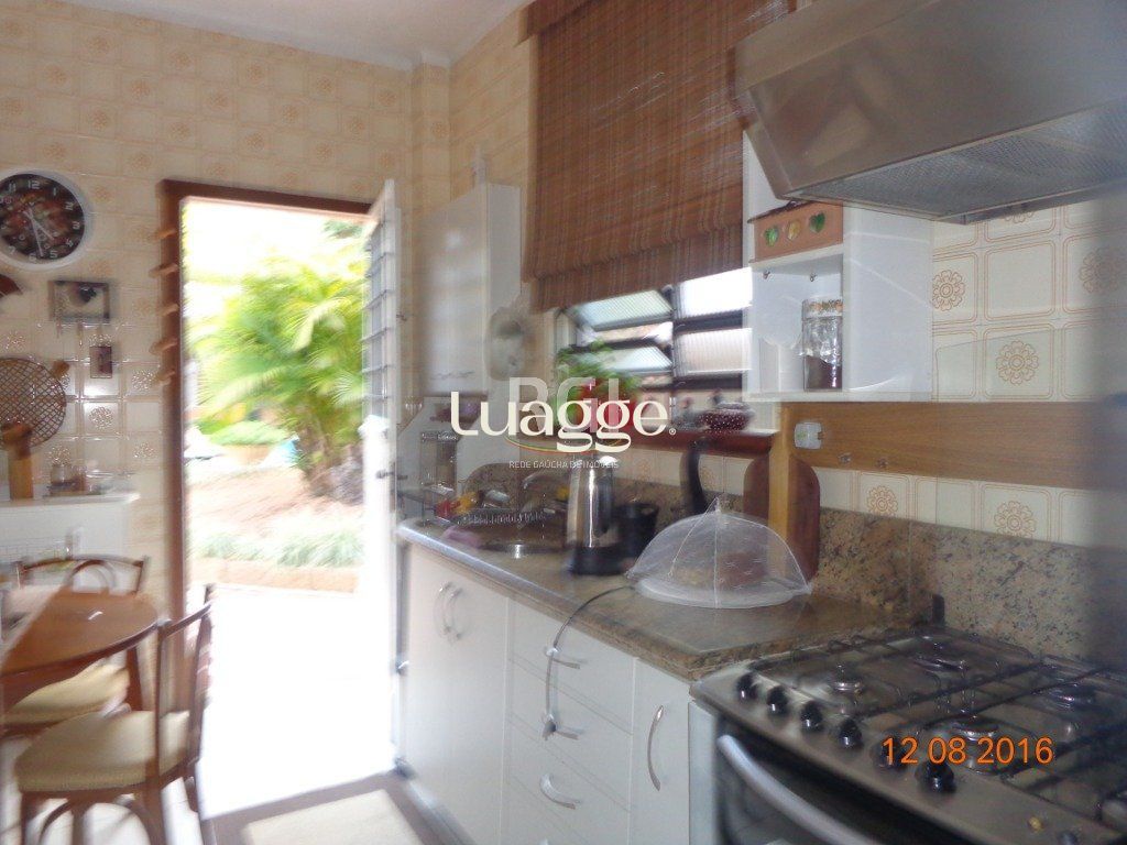Casa à venda com 6 quartos, 240m² - Foto 23
