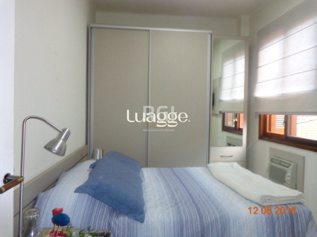 Casa à venda com 6 quartos, 240m² - Foto 20