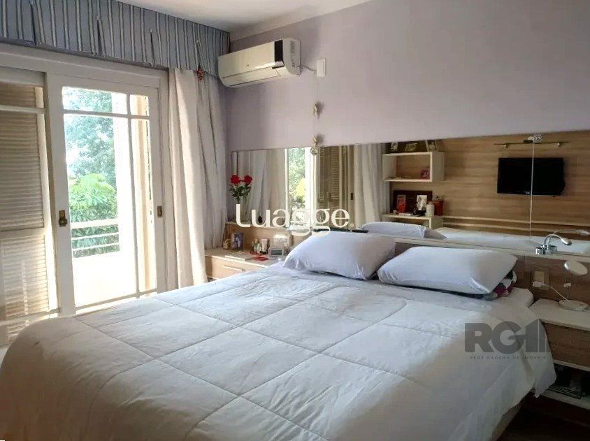 Casa à venda com 3 quartos, 307m² - Foto 7