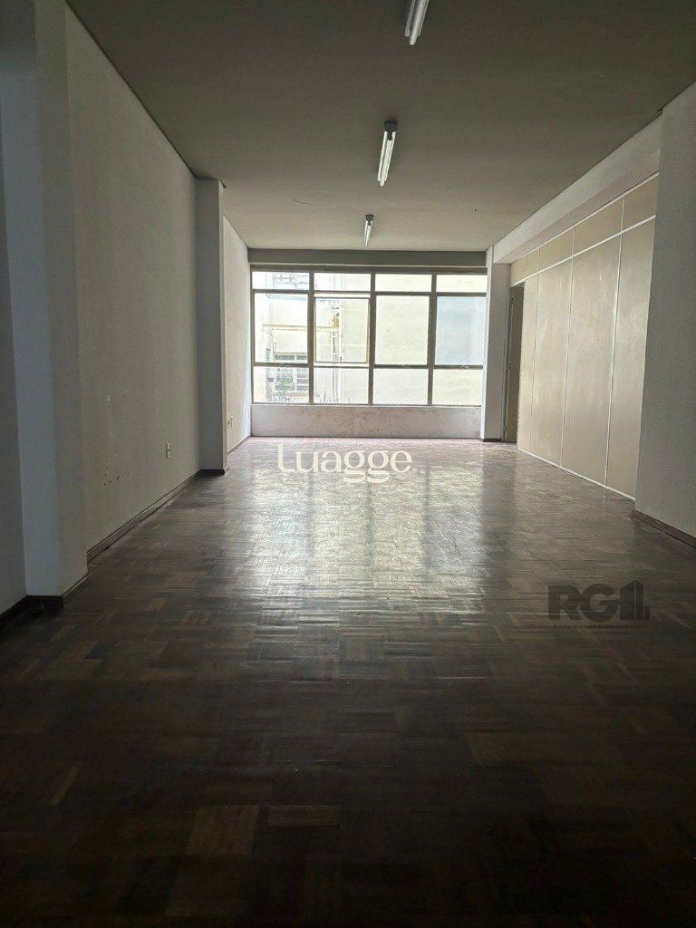 Sala comercial 64,23m², 1 banheiro no bairro Azenha