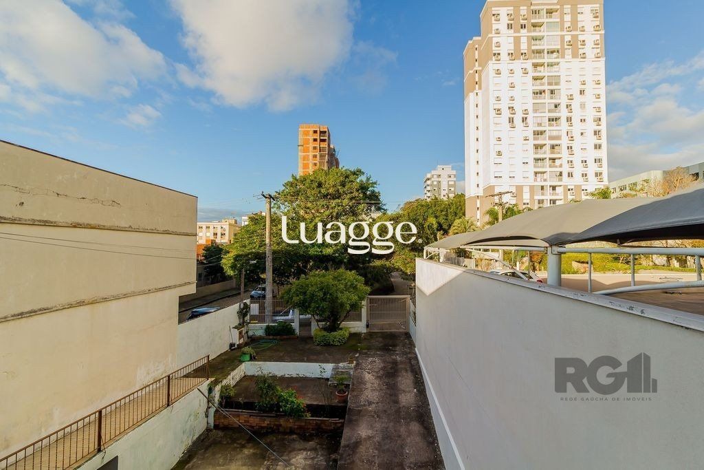 Casa à venda com 5 quartos, 241m² - Foto 12