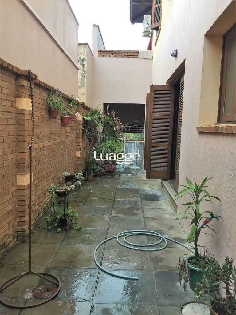 Casa à venda com 3 quartos, 271m² - Foto 6