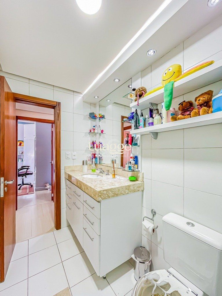 Casa de Condomínio à venda com 4 quartos, 243m² - Foto 18