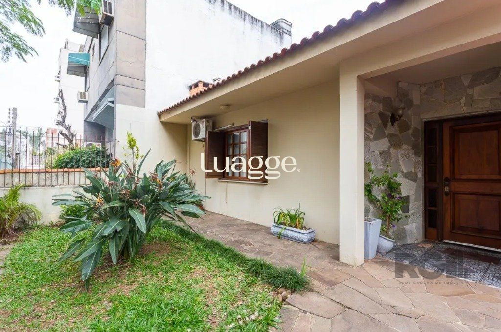 Casa à venda com 3 quartos, 161m² - Foto 1