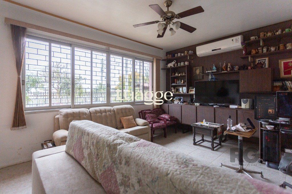 Casa à venda com 4 quartos, 246m² - Foto 2