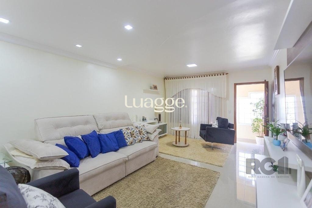 Casa à venda com 4 quartos, 231m² - Foto 2