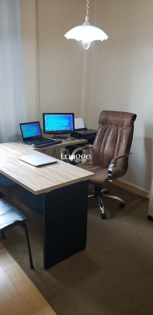 Casa à venda com 8 quartos, 201m² - Foto 17