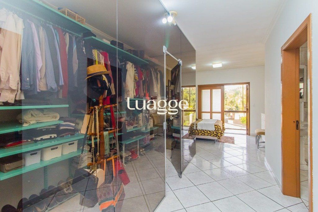 Casa à venda com 4 quartos, 300m² - Foto 22