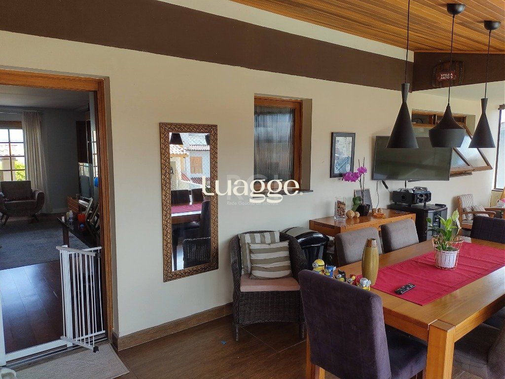 Casa à venda com 3 quartos, 341m² - Foto 11