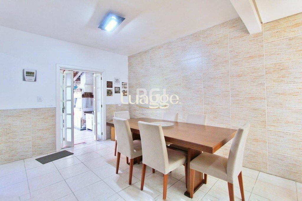Casa à venda com 5 quartos, 262m² - Foto 25