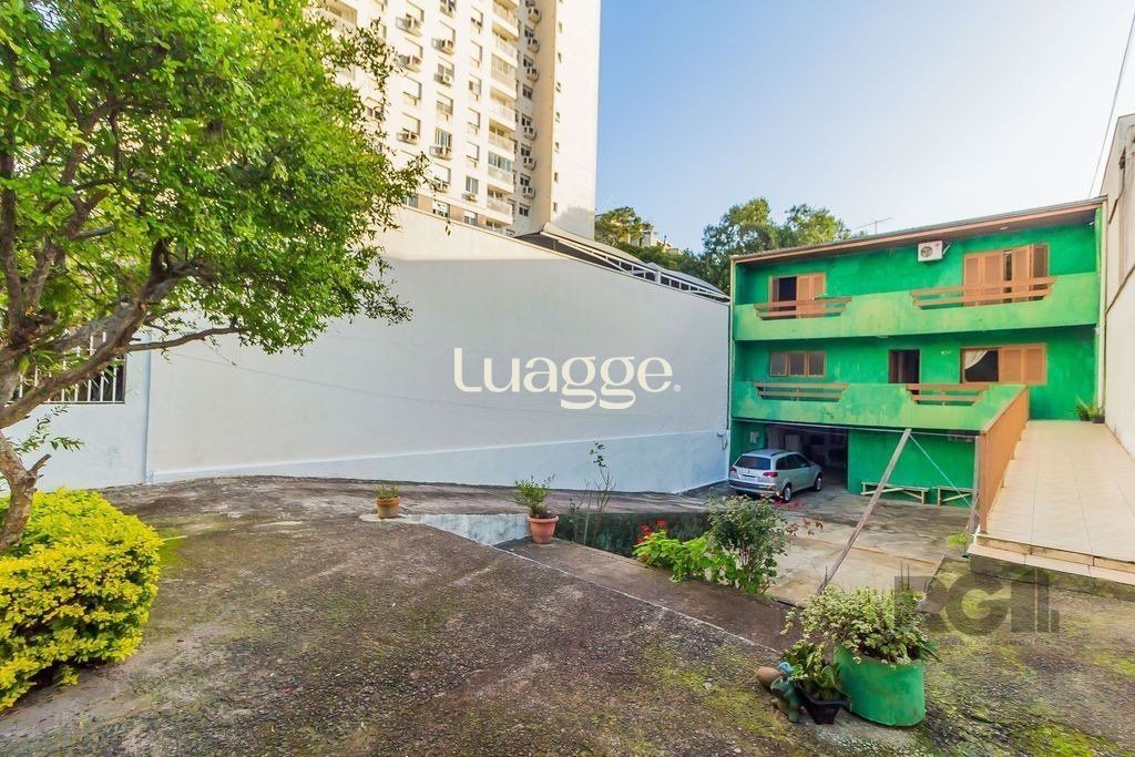 Casa à venda com 5 quartos, 241m² - Foto 25