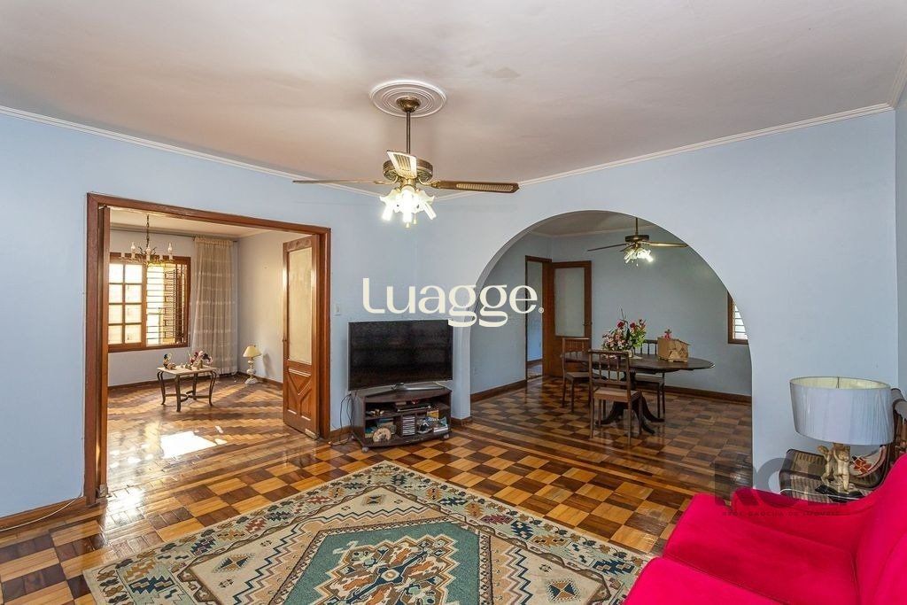 Casa à venda com 4 quartos, 218m² - Foto 3