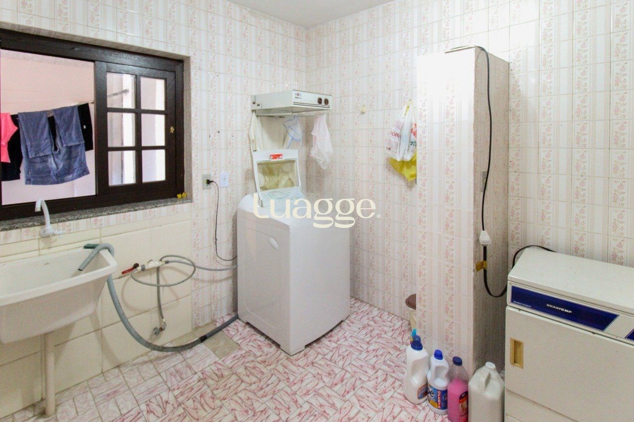 Casa à venda com 6 quartos, 406m² - Foto 12