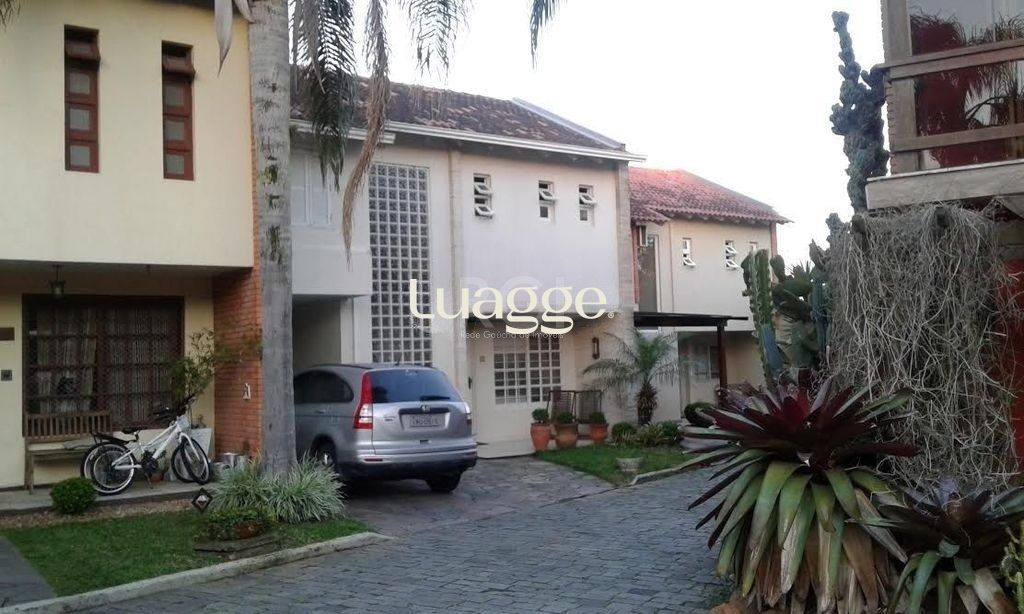 Casa de Condomínio à venda com 3 quartos, 350m² - Foto 1
