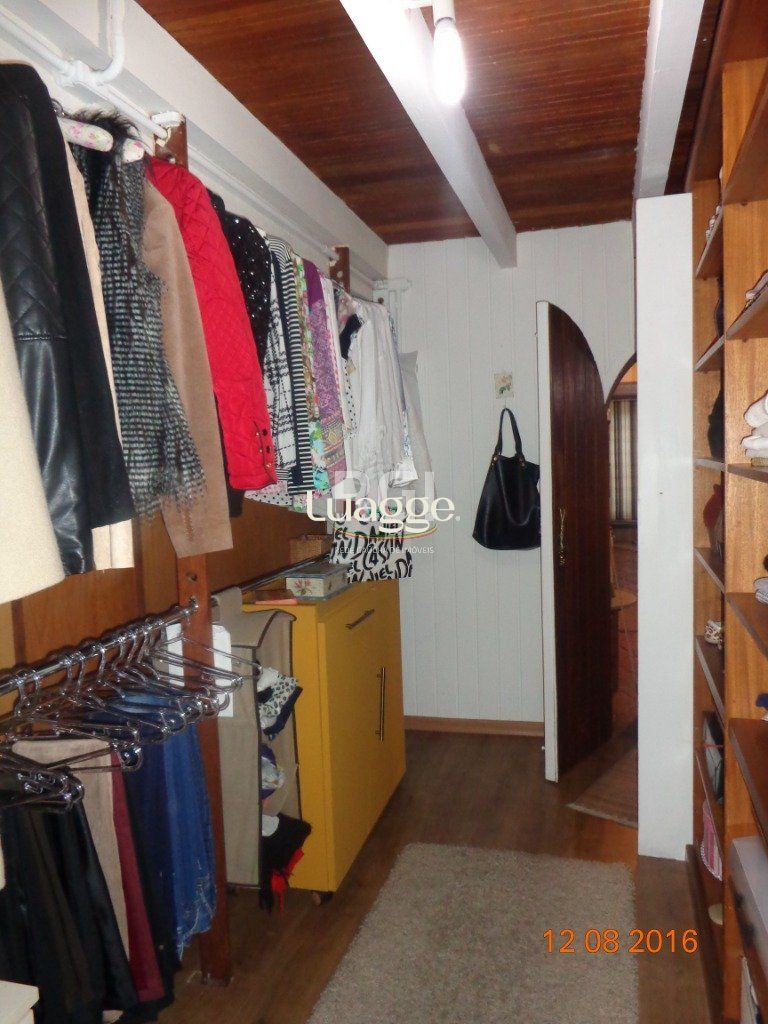 Casa à venda com 6 quartos, 240m² - Foto 13