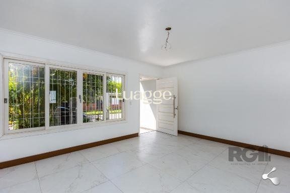 Casa à venda com 3 quartos, 232m² - Foto 3