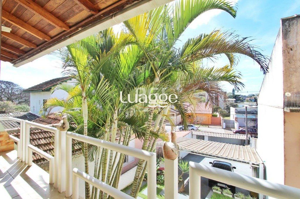 Casa à venda com 5 quartos, 262m² - Foto 2