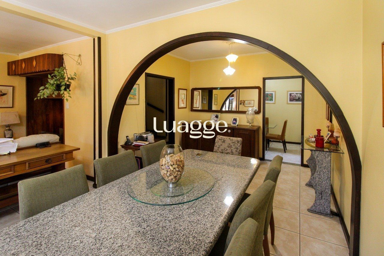Casa à venda com 6 quartos, 406m² - Foto 3