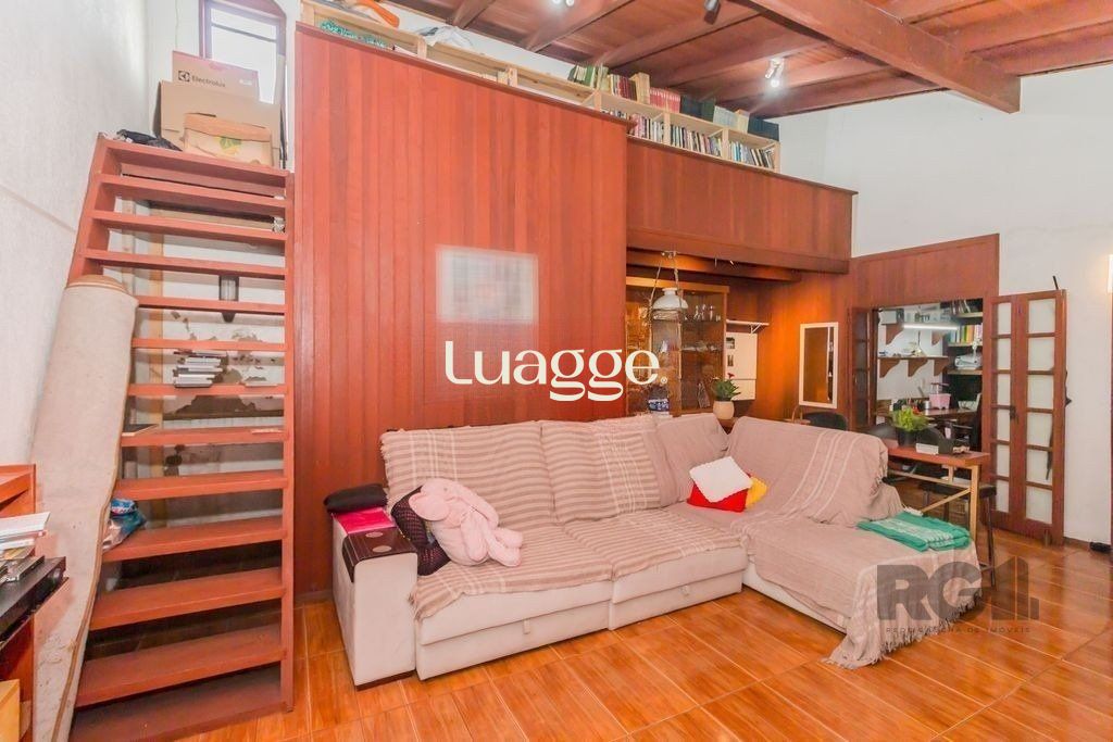 Casa à venda com 2 quartos, 192m² - Foto 1