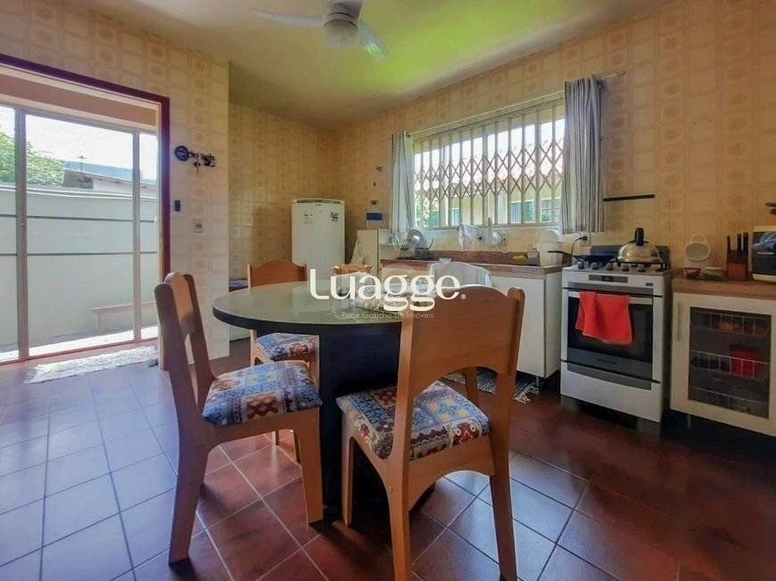 Casa à venda com 3 quartos, 249m² - Foto 10
