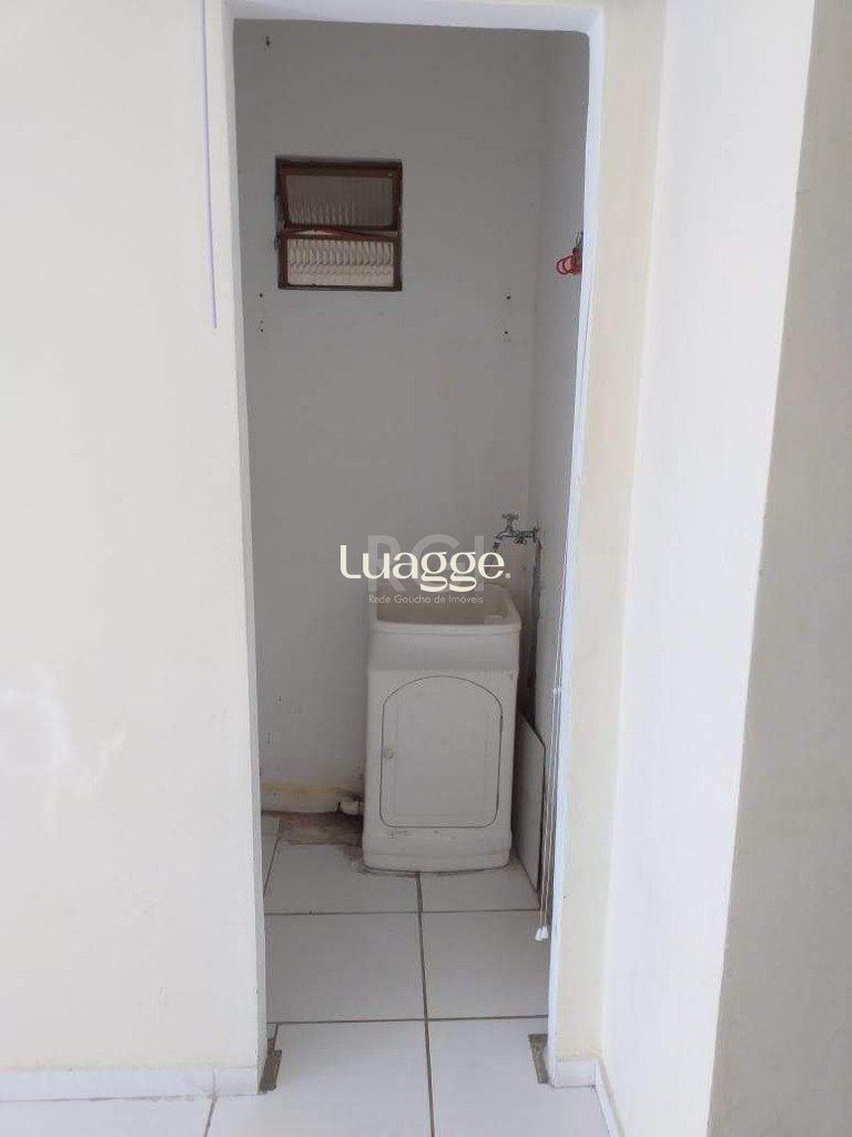 Casa à venda com 6 quartos, 200m² - Foto 35