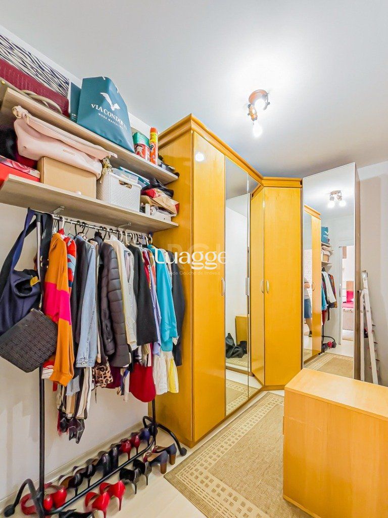Casa de Condomínio à venda com 4 quartos, 243m² - Foto 28
