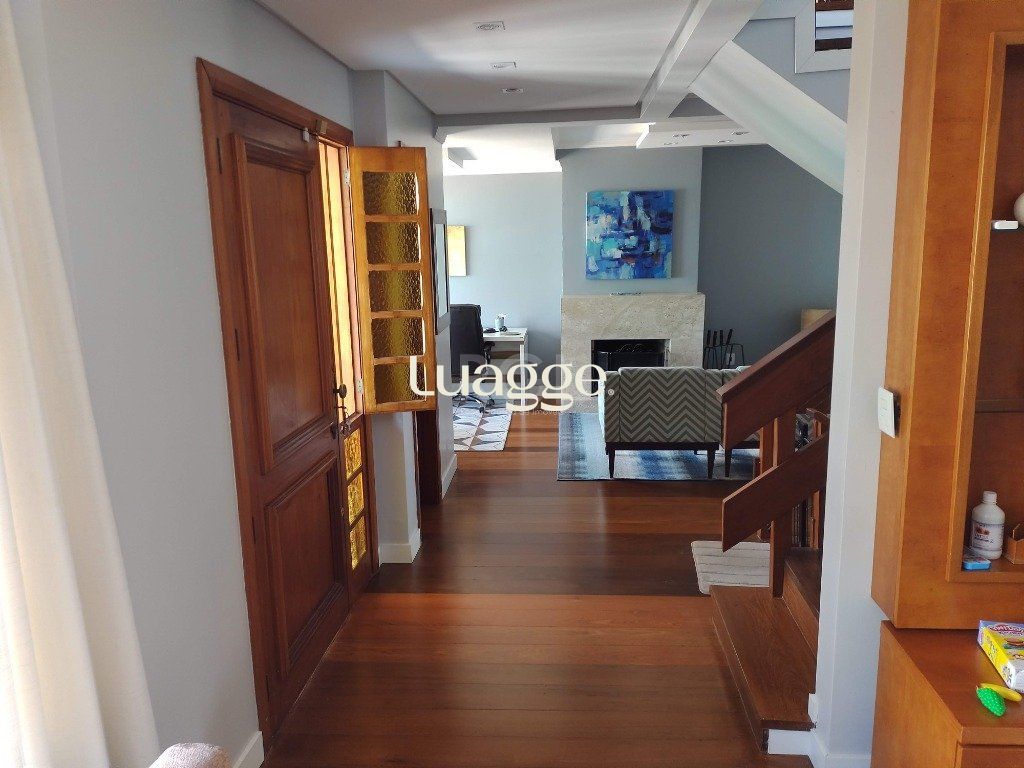 Casa à venda com 3 quartos, 341m² - Foto 5