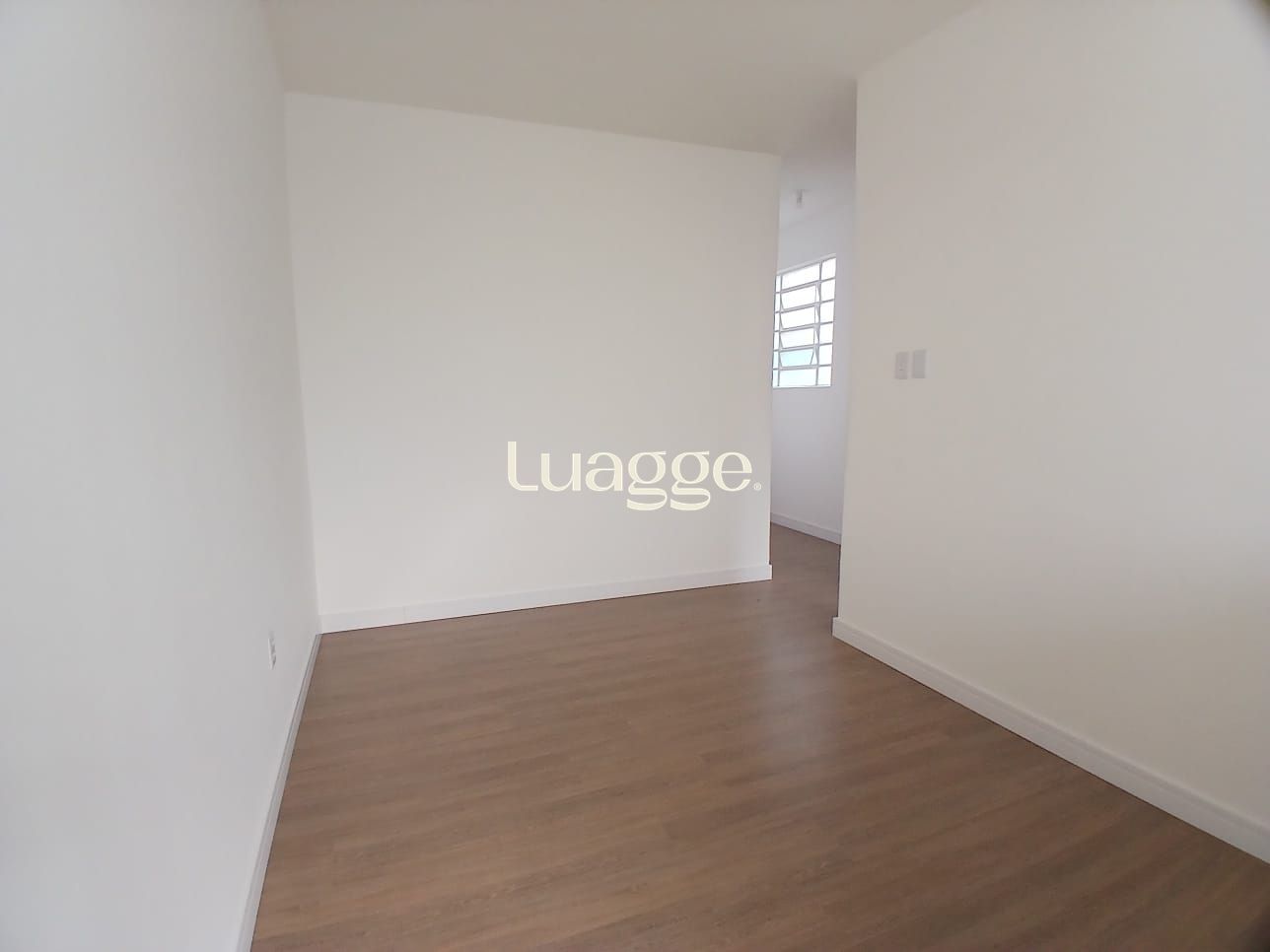 Apartamento de 01 dormitorio no Passo da Areia - Porto Alegre