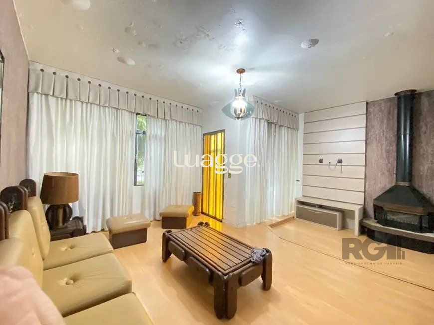 Casa à venda com 2 quartos, 128m² - Foto 1