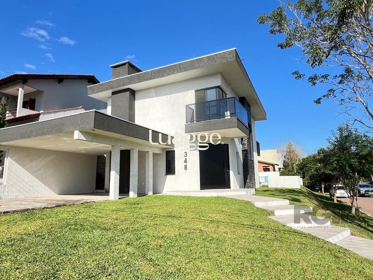 Sobrado à venda com 3 quartos, 239m² - Foto 1
