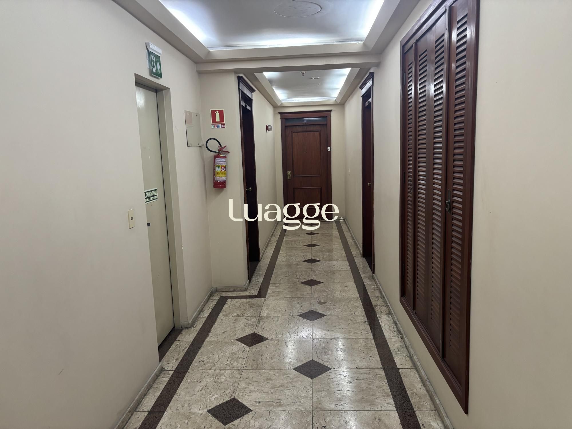 Conjunto Comercial-Sala à venda com 7 quartos, 307m² - Foto 38