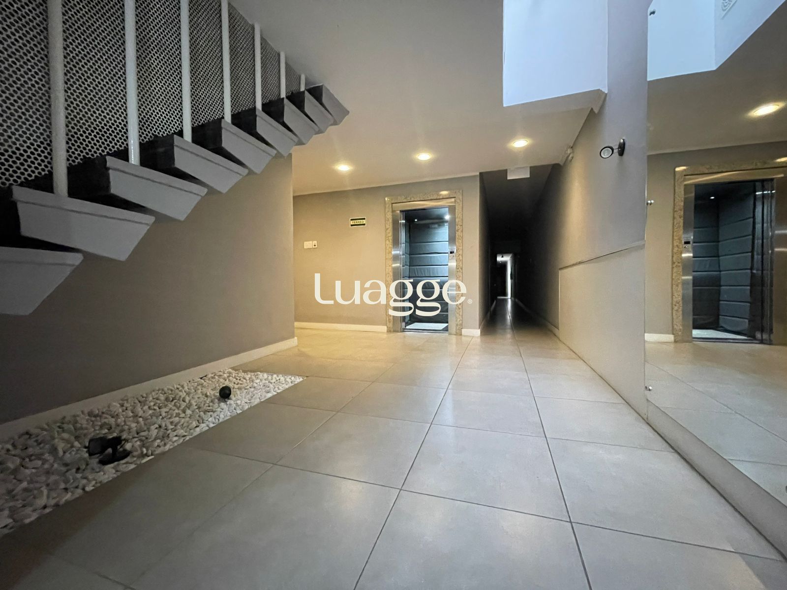 Apartamento, 2 quartos, à venda, 74 m², Floresta - Porto Alegre — foto 2