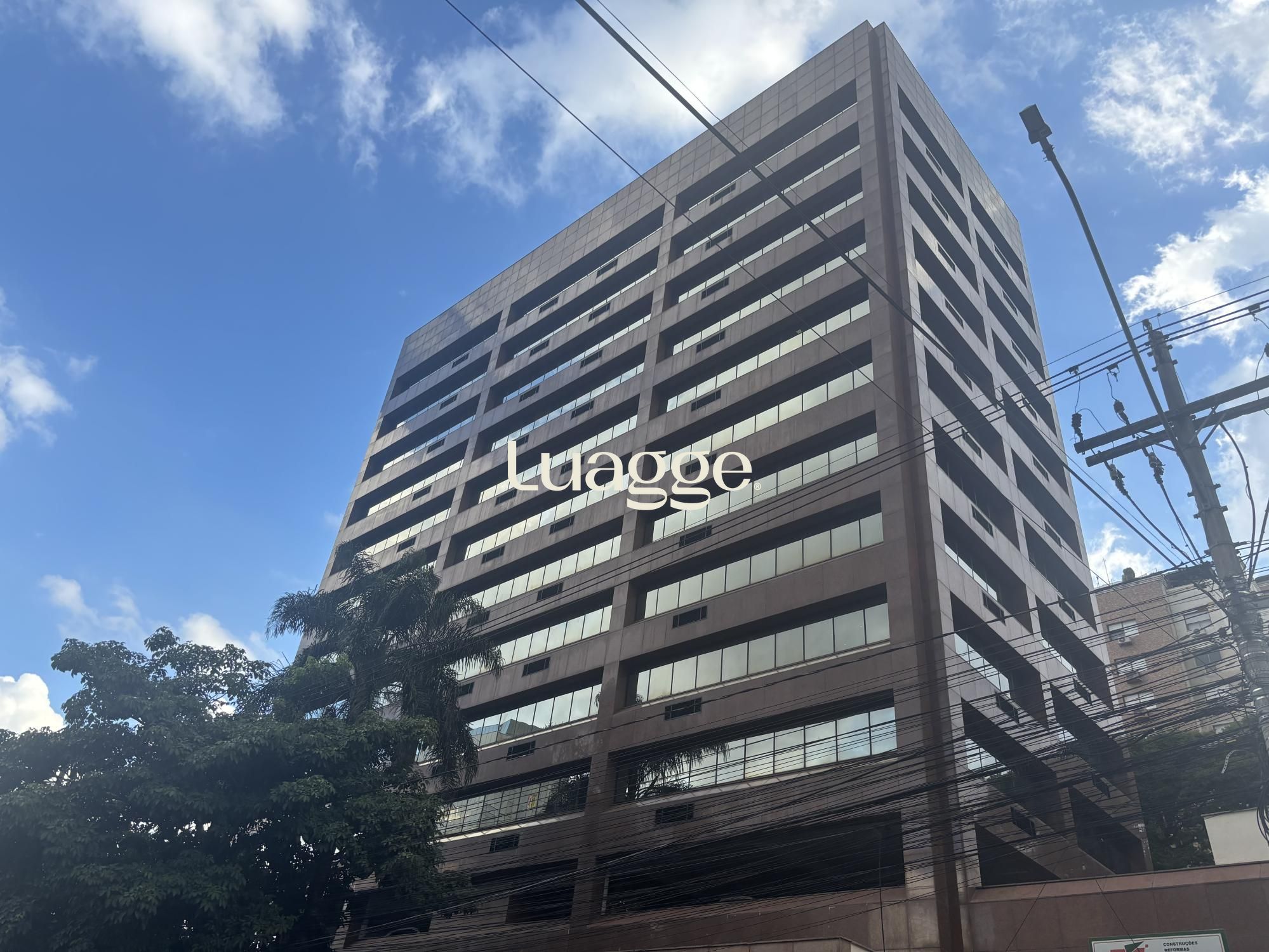 Conjunto Comercial-Sala à venda com 7 quartos, 307m² - Foto 2