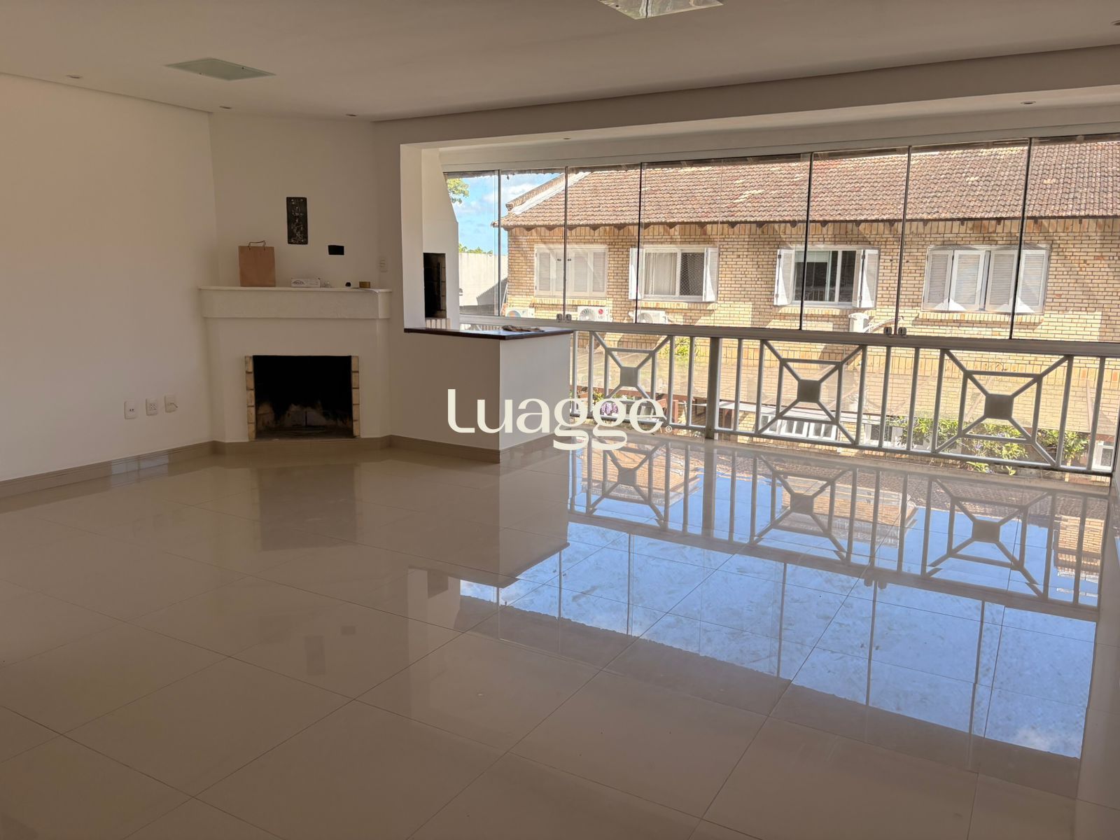 Casa de Condomínio à venda com 3 quartos, 197m² - Foto 4