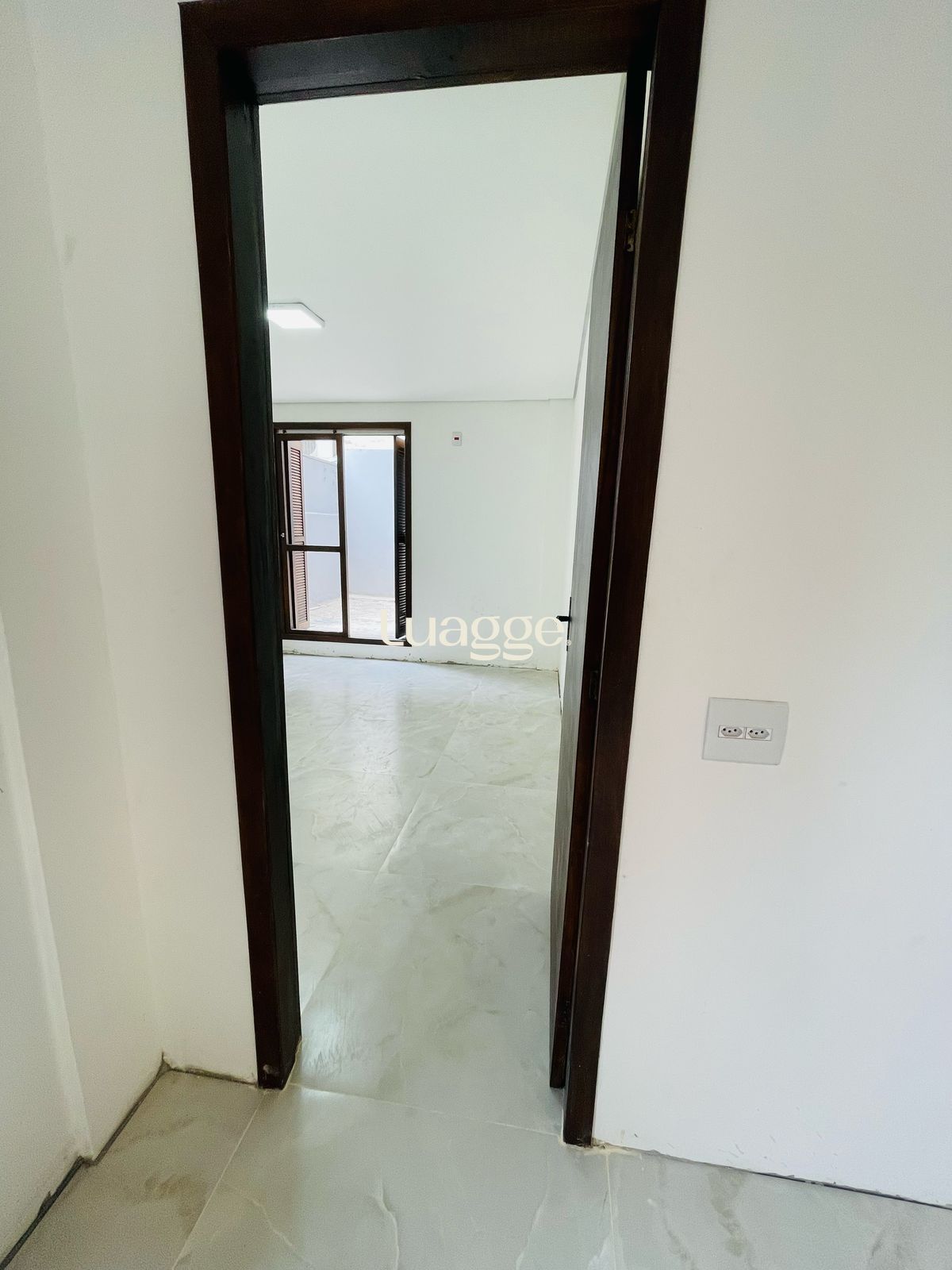 Apartamento à venda com 3 quartos, 105m² - Foto 3